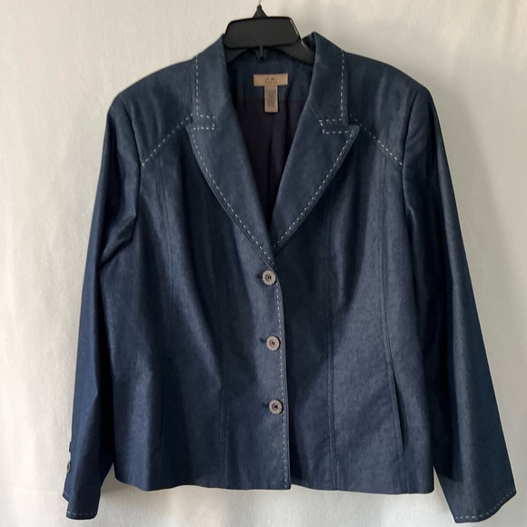 I.e. Woman’s Size 20W Denim Blue Blazer with white whipped Stitching. - Picture 2 of 13